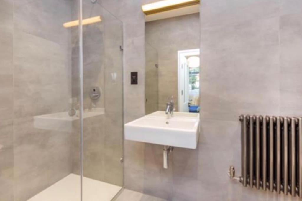Stunning Notting Hill, 3 Bd, Fine Street, Garden Londen