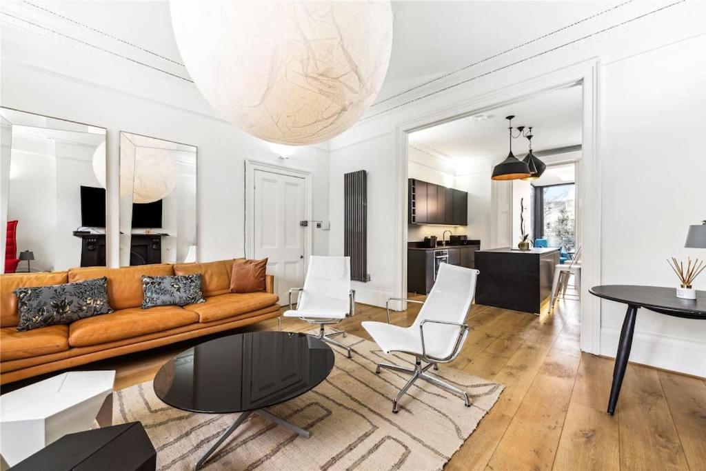 Stunning Notting Hill, 3 Bd, Fine Street, Garden * Londen