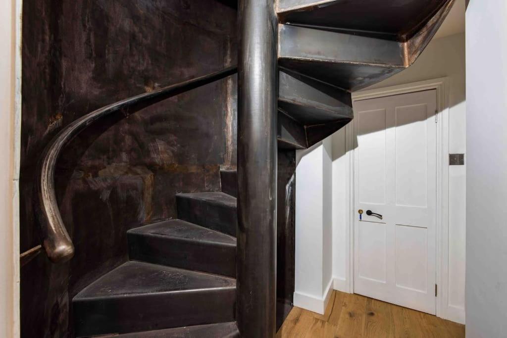 Stunning Notting Hill, 3 Bd, Fine Street, Garden * Londen
